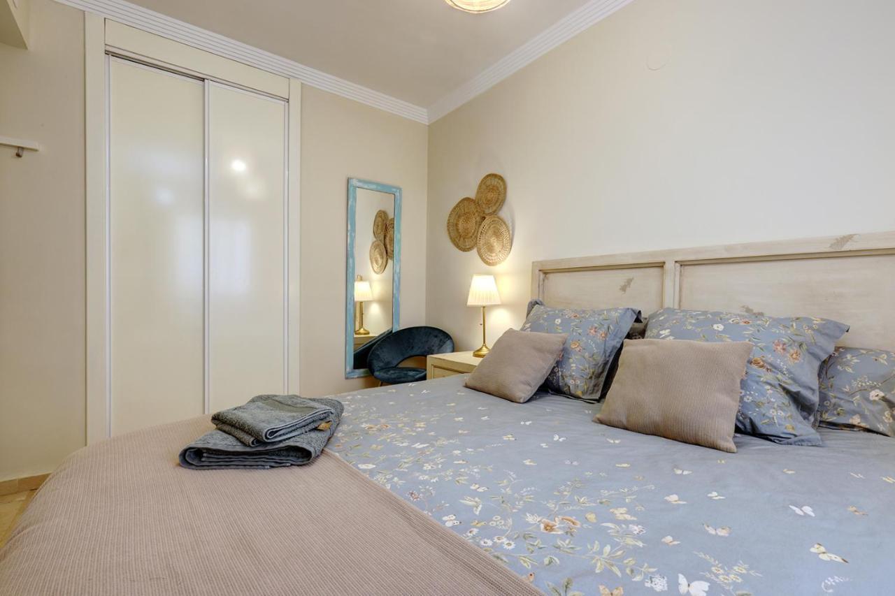 Lujo En Banana Beach Primera Linea De Playa Marbella Ngoại thất bức ảnh